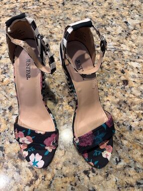 JustFab Black Floral Open-Toe Women’s Ankle-Strap Heels.